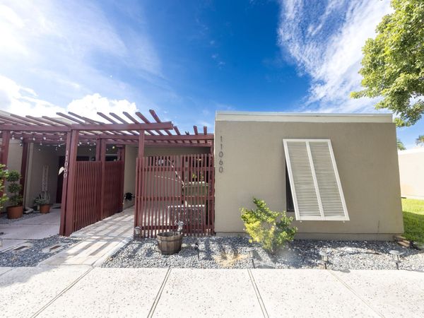 11060 S LAKEVIEW Drive, Unit 11060, Pembroke Pines, FL 33026
