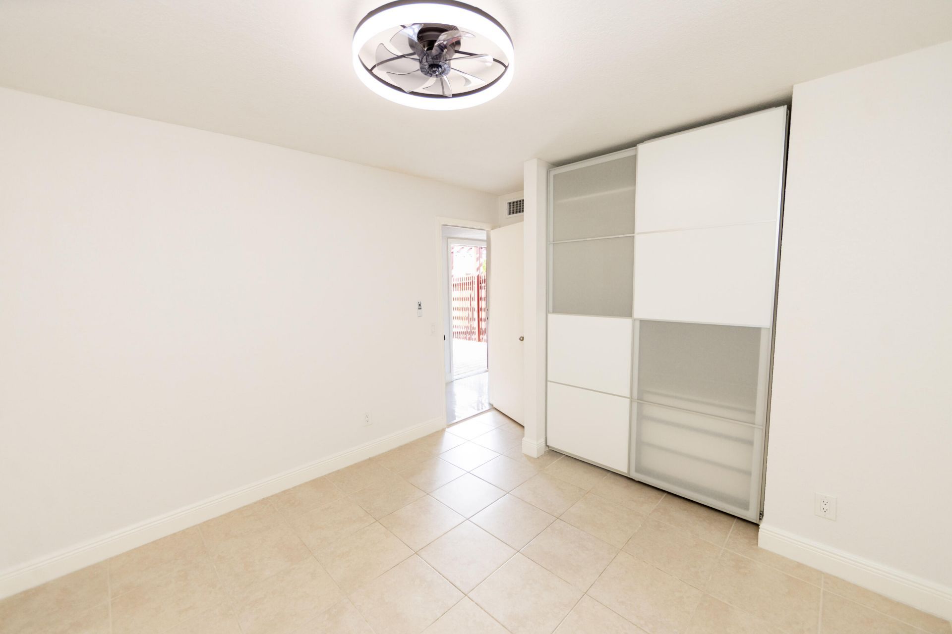 11060 S Lakeview Drive, Unit 11060, Pembroke Pines, FL 33026 Photo