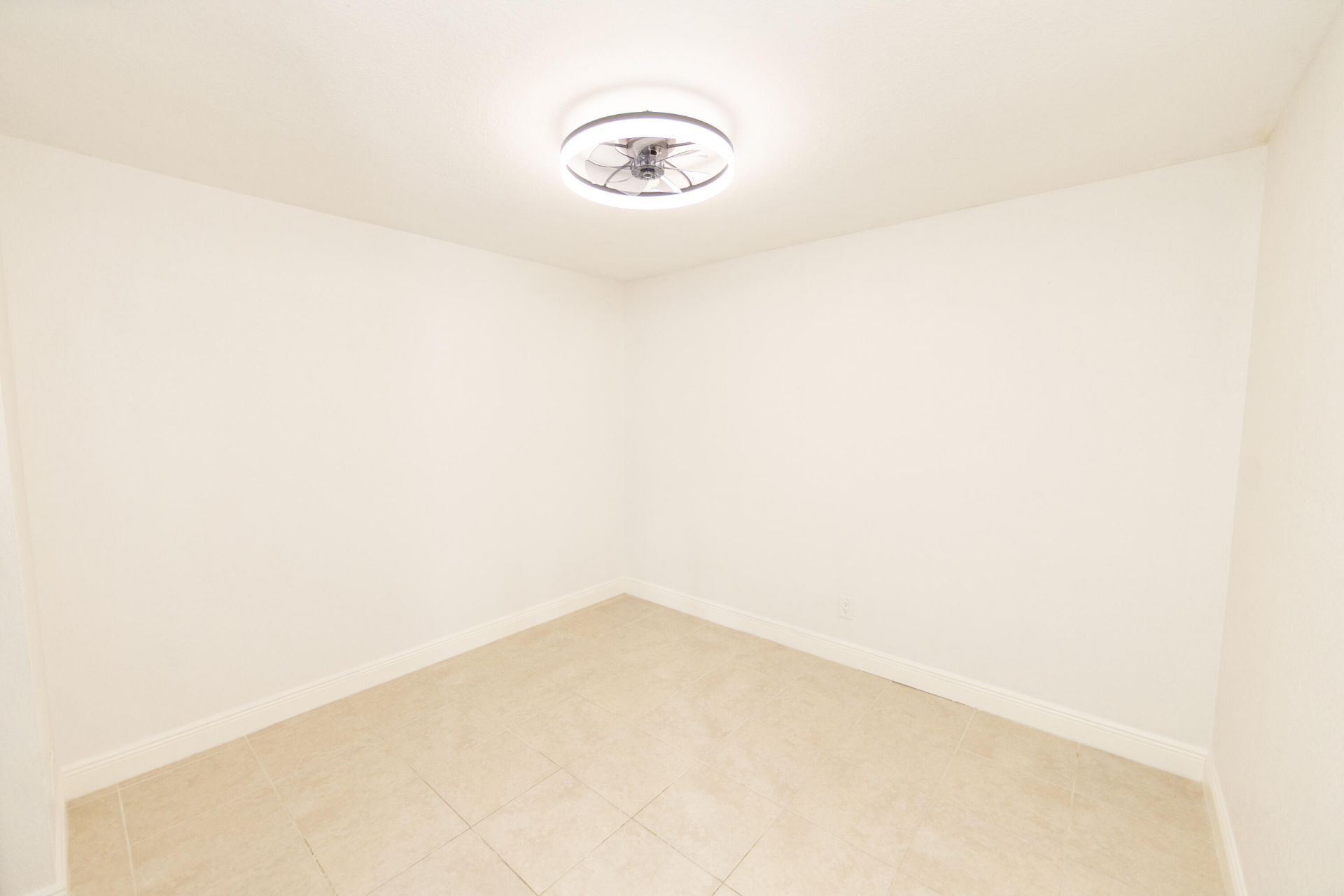 11060 S Lakeview Drive, Unit 11060, Pembroke Pines, FL 33026 Photo