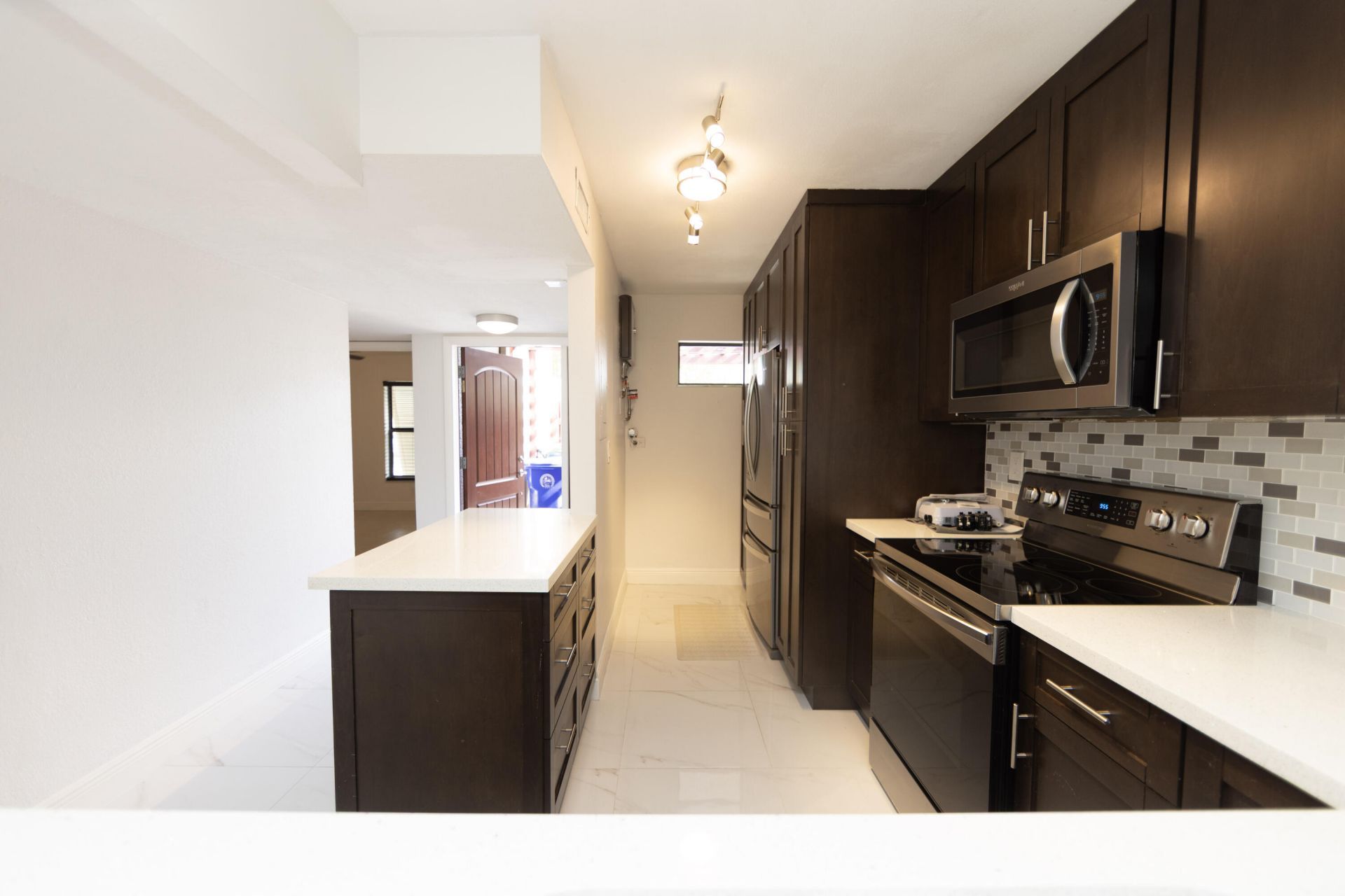 11060 S Lakeview Drive, Unit 11060, Pembroke Pines, FL 33026 Photo