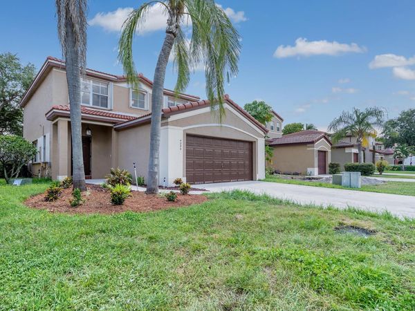 4250 NW 1st Place, Deerfield Beach, FL 33442