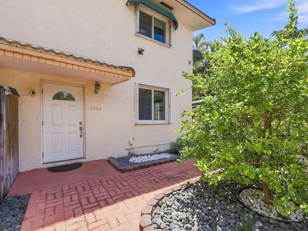 3203 McDonald Street, Unit 3203, Miami, FL 33133