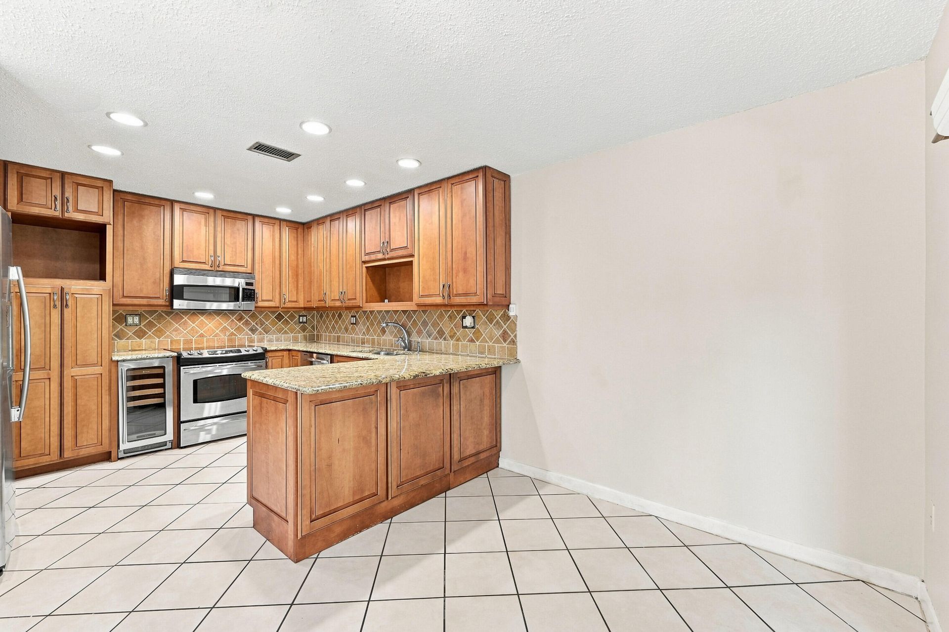 3203 Mcdonald Street, Unit 3203, Miami, FL 33133 Photo