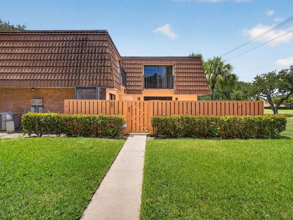 185 Charter Way, West Palm Beach, FL 33407