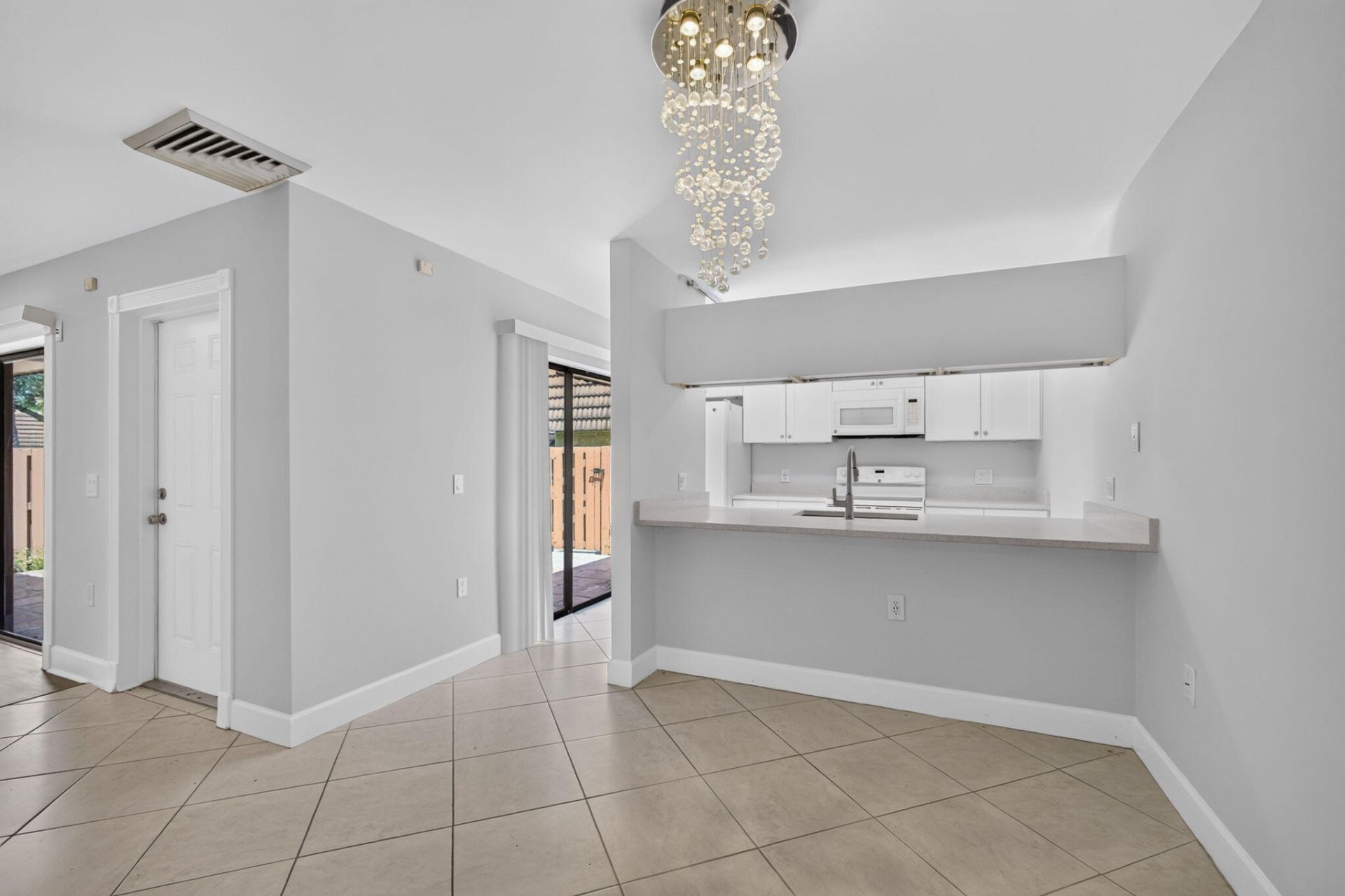 185 Charter Way, West Palm Beach, FL 33407 Photo
