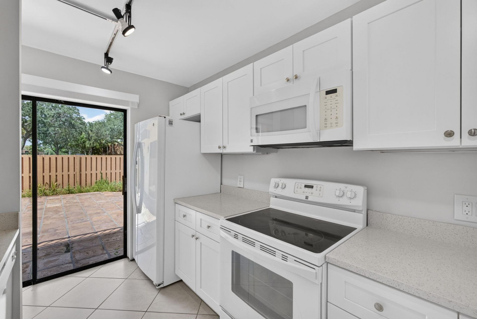 185 Charter Way, West Palm Beach, FL 33407 Photo