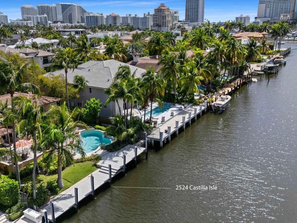 2524 Castilla Isle, Fort Lauderdale, FL 33301