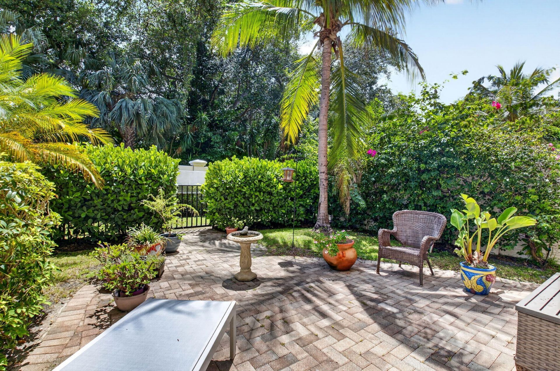 612 NE Francesca Lane, Boca Raton, FL 33487 Photo