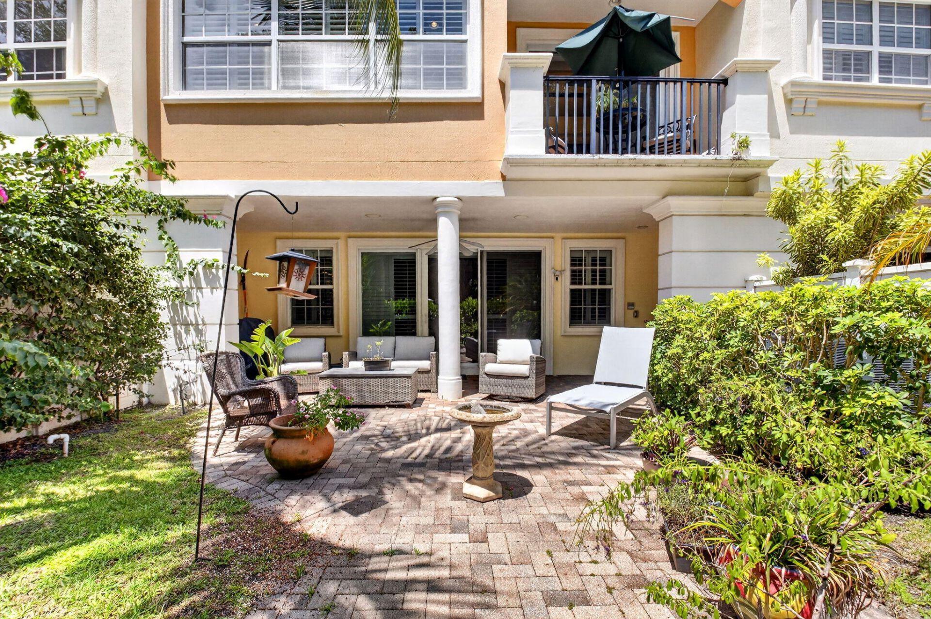 612 NE Francesca Lane, Boca Raton, FL 33487 Photo