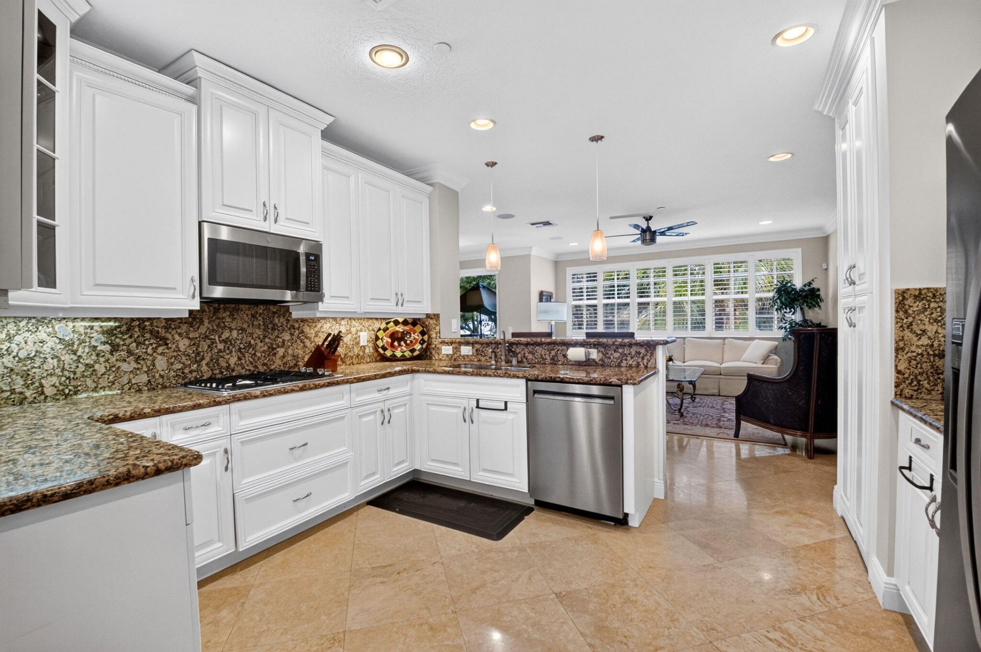 612 NE Francesca Lane, Boca Raton, FL 33487 Photo