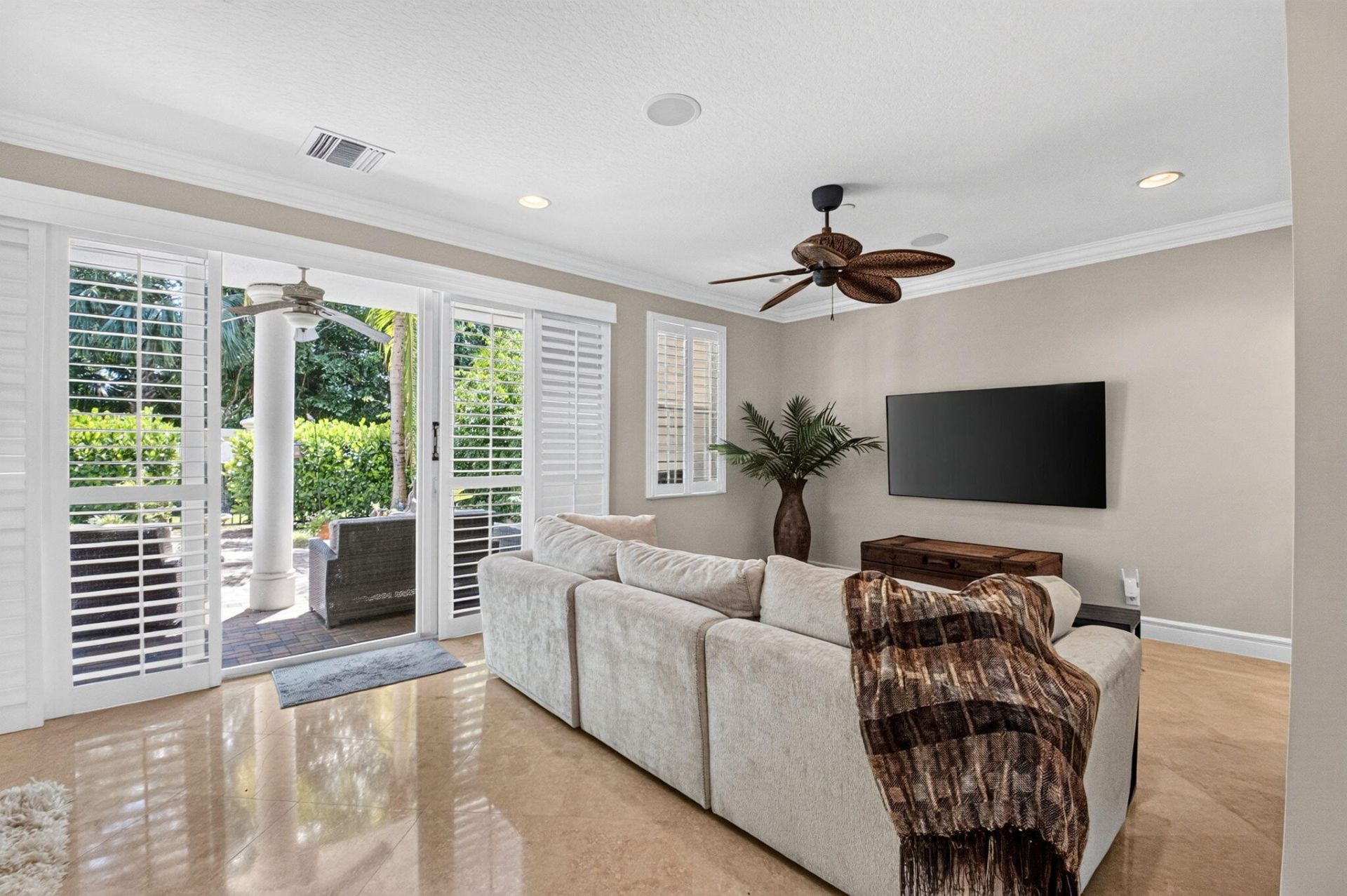 612 NE Francesca Lane, Boca Raton, FL 33487 Photo