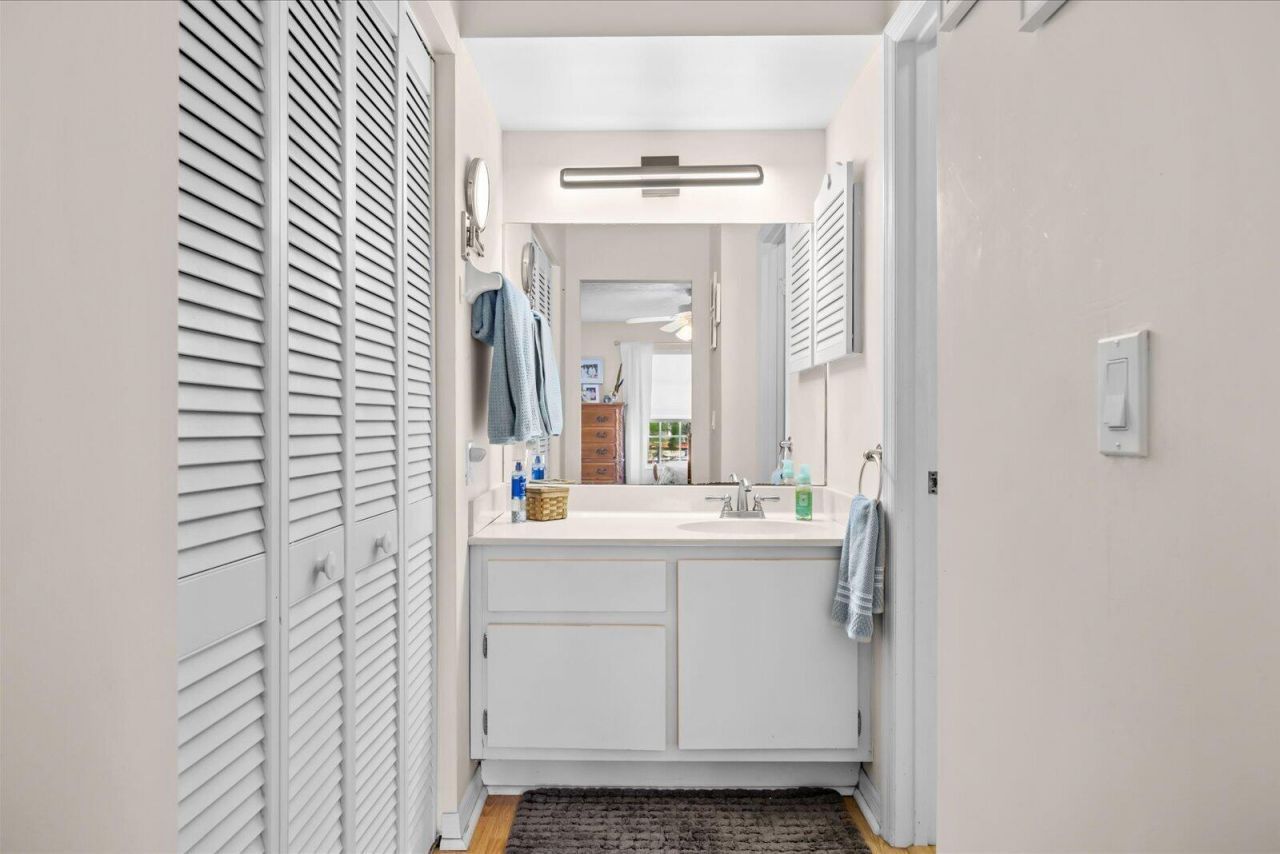 801 SE Central Parkway, Unit 14, Stuart, FL 34994 Photo