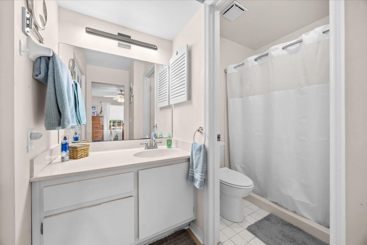 801 SE Central Parkway, Unit 14, Stuart, FL 34994 Photo