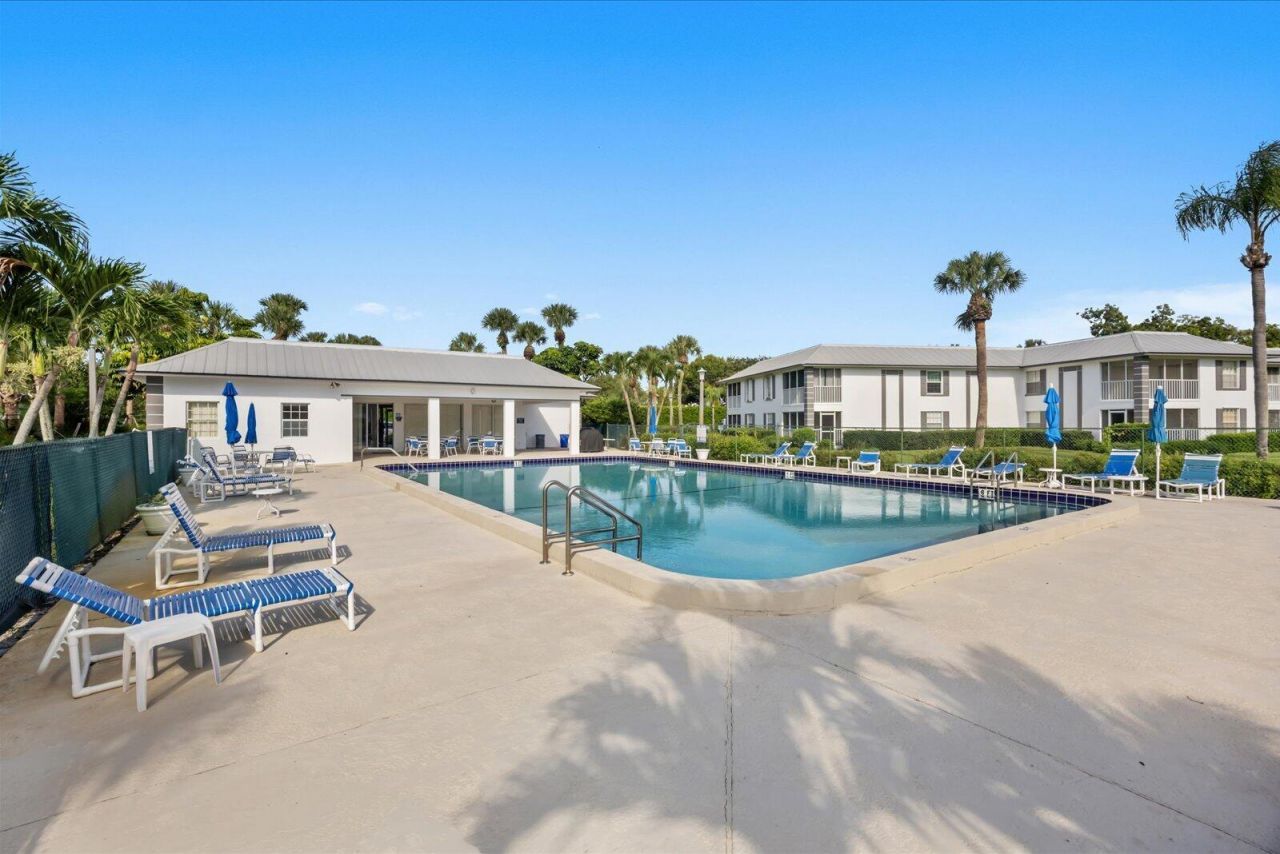 801 SE Central Parkway, Unit 14, Stuart, FL 34994 Photo