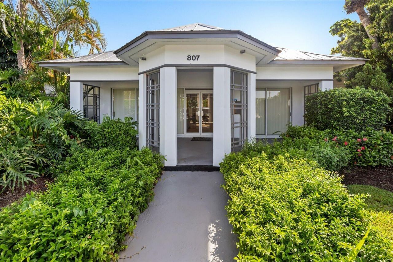 801 SE Central Parkway, Unit 14, Stuart, FL 34994 Photo