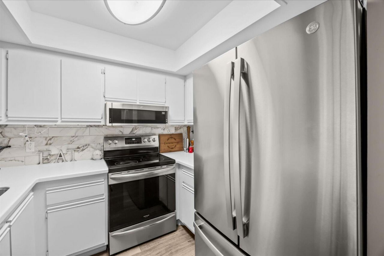 801 SE Central Parkway, Unit 14, Stuart, FL 34994 Photo
