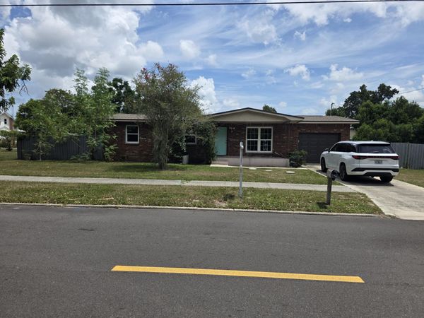 215 S Florida Avenue, Avon Park, FL 33825