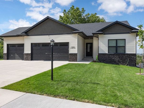 1300 E Gable Way, Tiffin, IA 52340