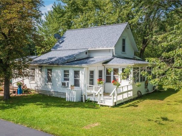 2640 Love Road , Grand Island, NY 14072