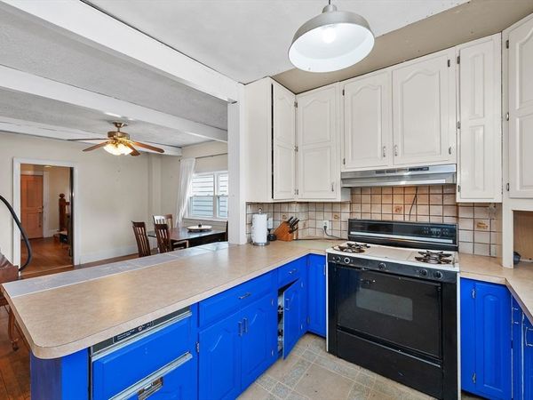 9 Liberty Hill Ave, Salem, MA 01970