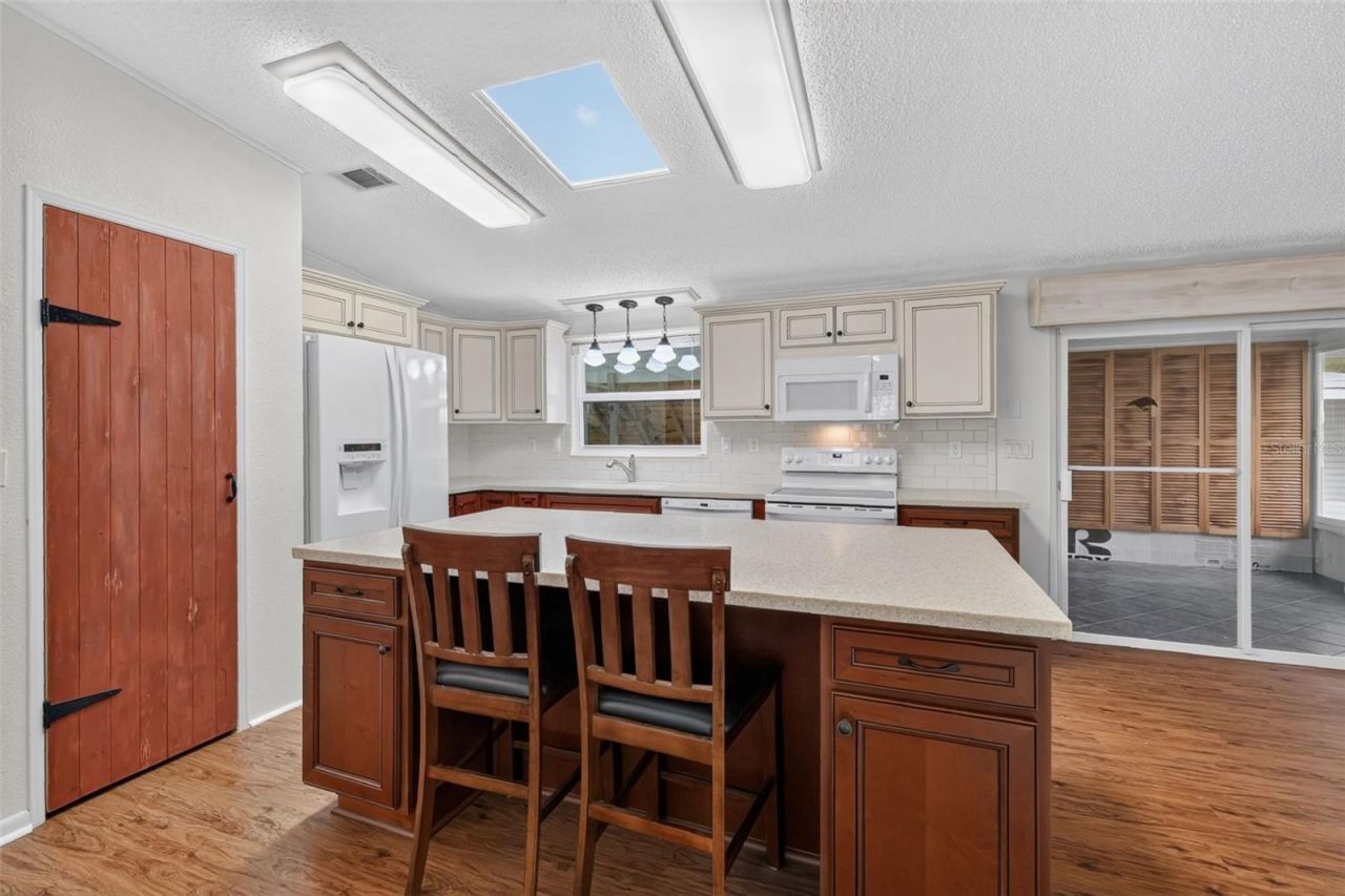 3318 Wekiva Road, Tavares, FL 32778 Photo