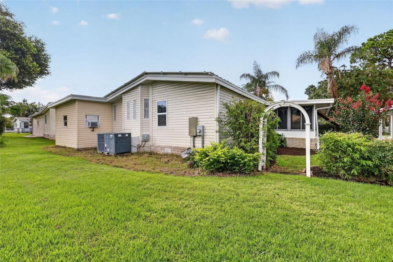 3318 Wekiva Road, Tavares, FL 32778 Photo