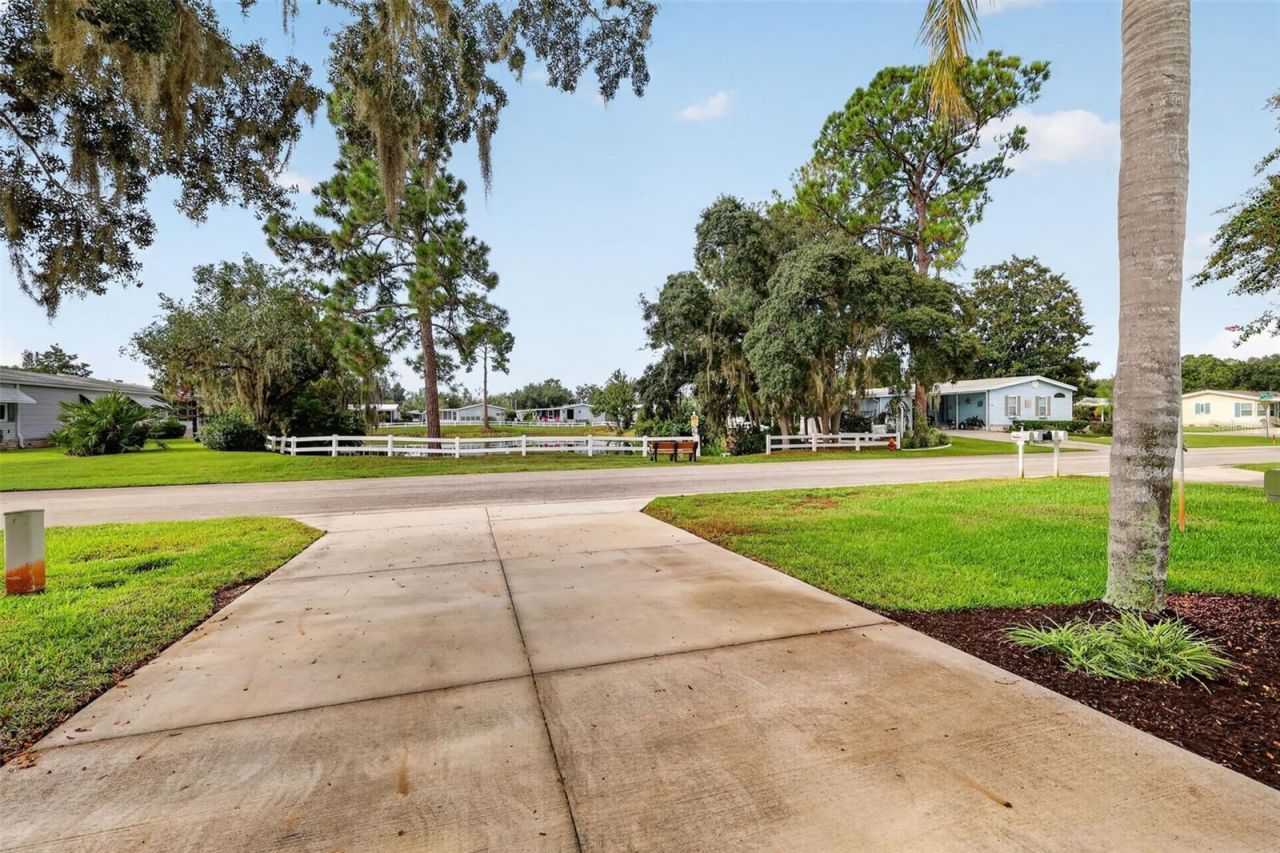3318 Wekiva Road, Tavares, FL 32778 Photo