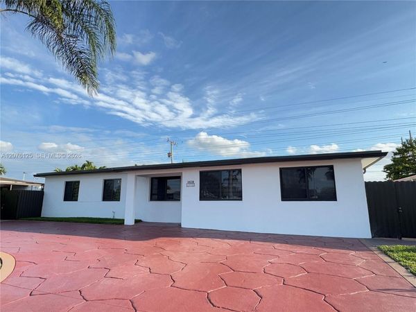 10330 SW 35th Ter , Miami, FL 33165