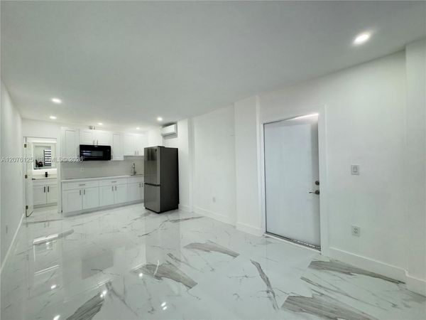 10330 SW 35th Ter , Miami, FL 33165