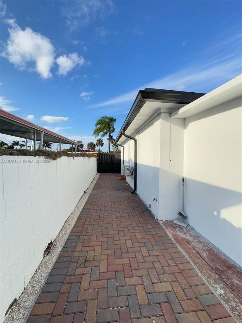 10330 SW 35th Ter , Miami, FL 33165 Photo