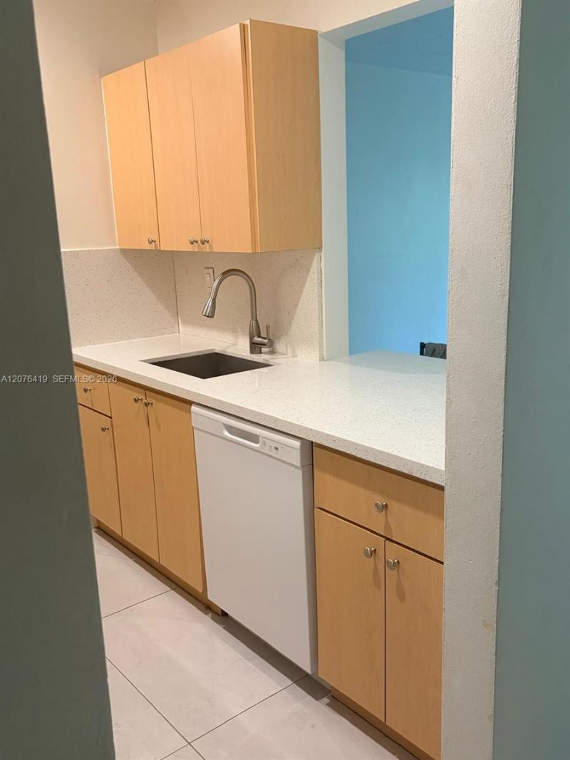 7473 SW 82nd St, Unit D103, Miami, FL 33143 Photo