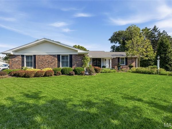 12651 Villa Hill Lane, Creve Coeur, MO 63141