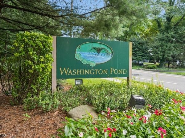 300 Pond Ct, Washington, NJ 07676
