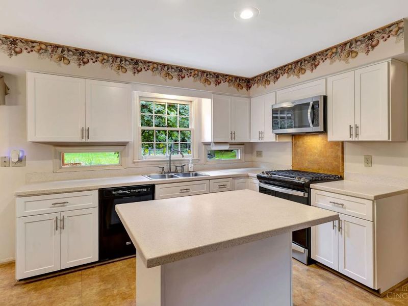7307 Mallard Drive, West Chester, OH 45069 Photo 2
