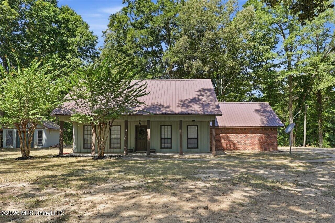 370 Lakeview Drive, Yazoo City, MS 39194 Main Photo