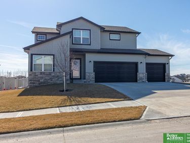 18363 Sage Street, Omaha, NE 68136