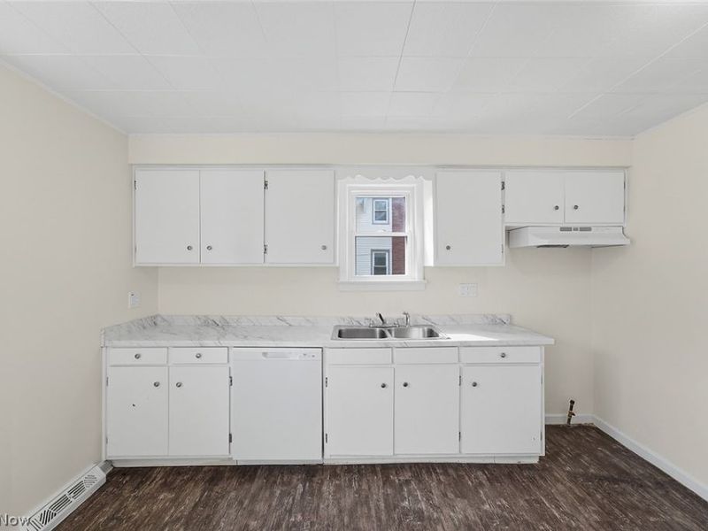 18206 Harland Avenue, Cleveland, OH 44119 Photo 10