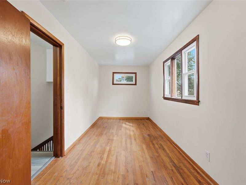 18206 Harland Avenue, Cleveland, OH 44119 Photo 12