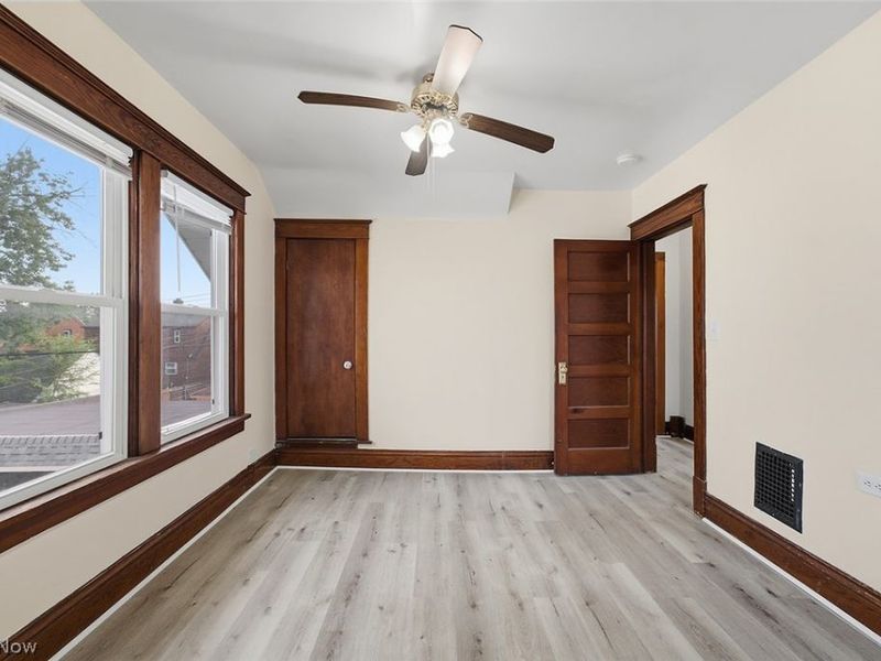 18206 Harland Avenue, Cleveland, OH 44119 Photo 14