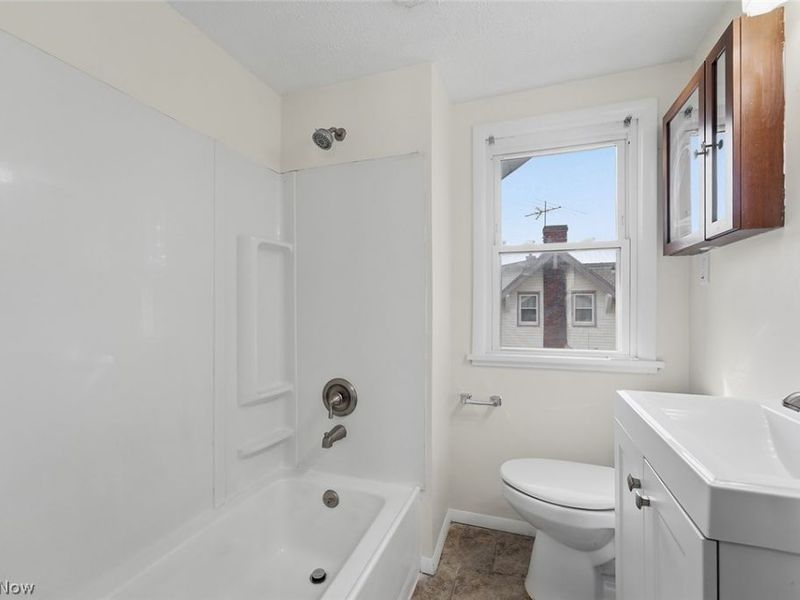18206 Harland Avenue, Cleveland, OH 44119 Photo 18