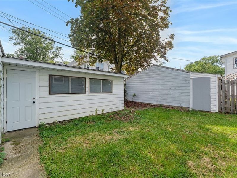 18206 Harland Avenue, Cleveland, OH 44119 Photo 24
