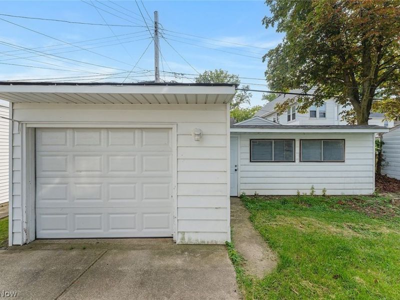 18206 Harland Avenue, Cleveland, OH 44119 Photo 25