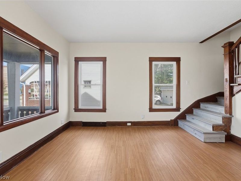 18206 Harland Avenue, Cleveland, OH 44119 Photo 6