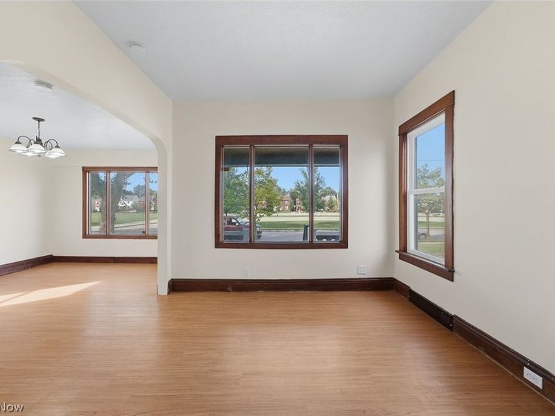 18206 Harland Avenue, Cleveland, OH 44119 Photo 7