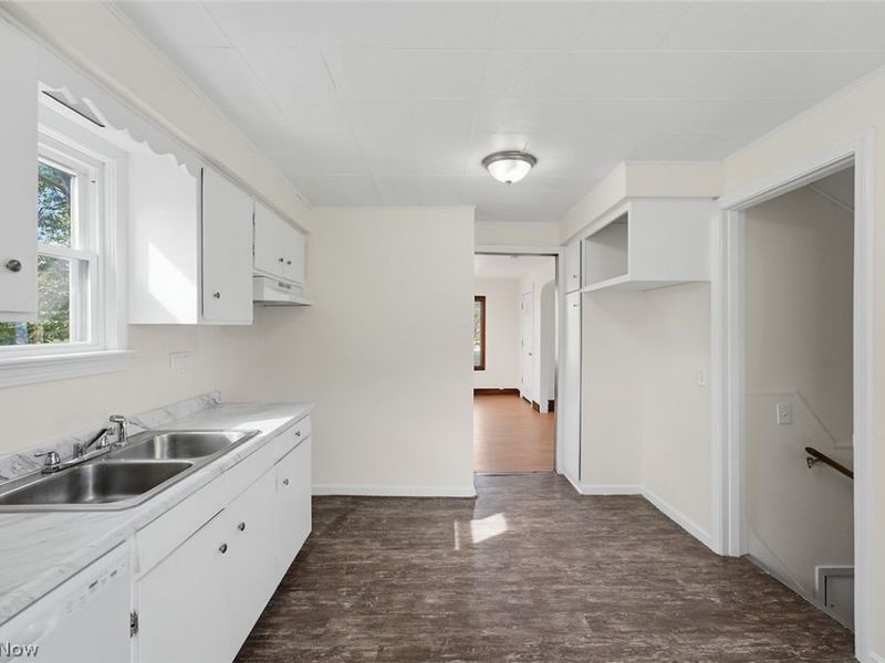 18206 Harland Avenue, Cleveland, OH 44119 Photo 9
