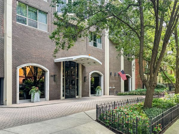 1515 N Astor Street , Unit 18B, Chicago, IL 60610
