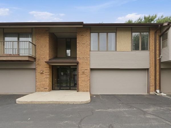 Unit 204, Elk Grove Village, IL 60007