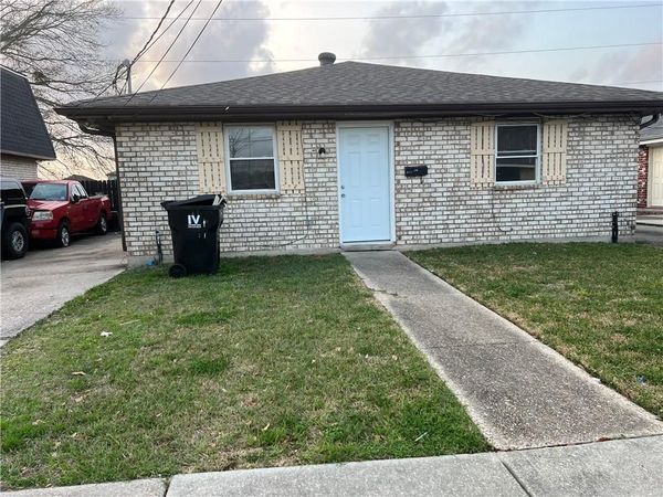 3508 PAKENHAM Drive , Chalmette, LA 70043