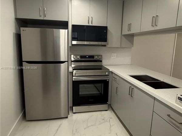 2750 W 63rd Pl, Unit 12-24, Hialeah, FL 33016