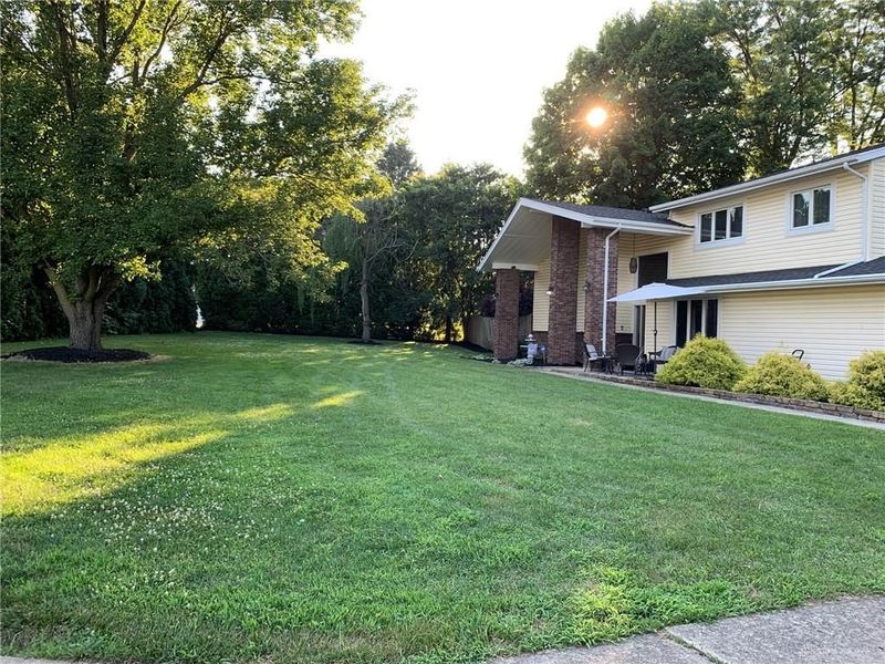 555 Briarwood Court, Troy, OH 45373 Photo 2